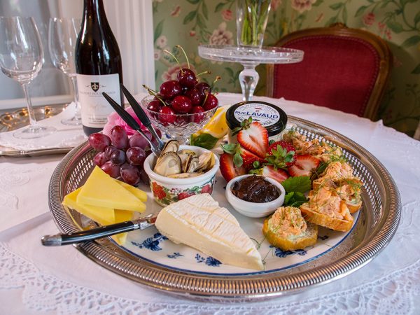 Beaufort House Luxury Accommodation Akaroa Canapes & Beaufort Wine